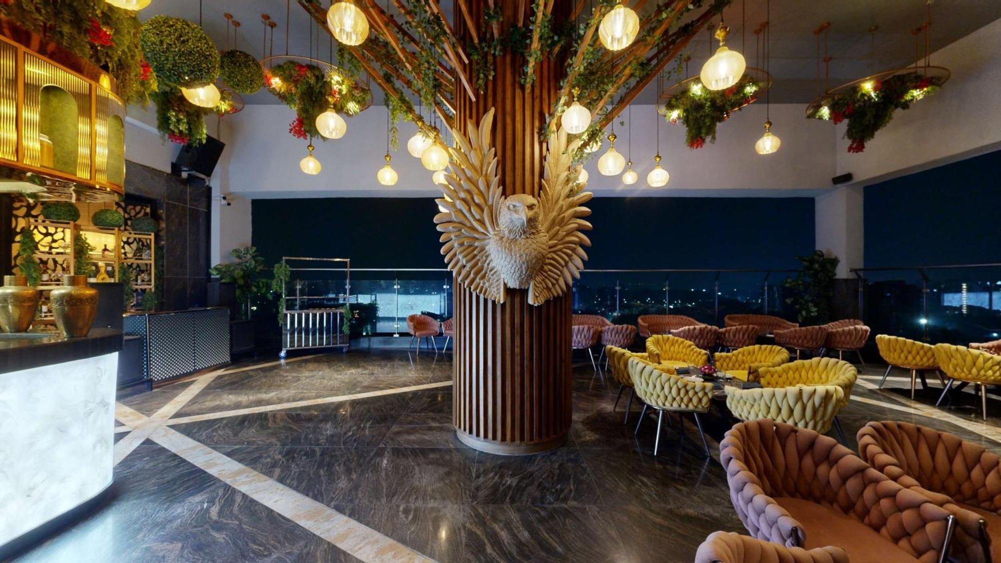 Radisson Blu Towers Kaushambi Delhi Ncr Hotel Gáziábád Kültér fotó The interior of the restaurant