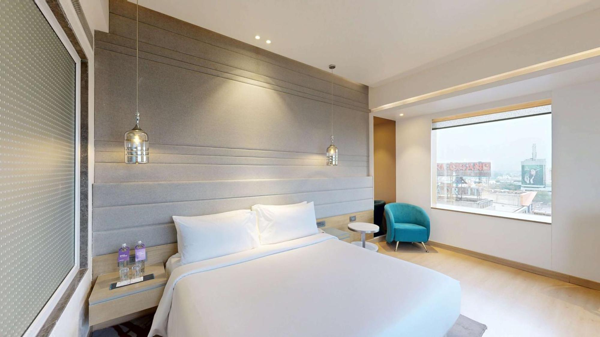 Radisson Blu Towers Kaushambi Delhi Ncr Hotel Gáziábád Kültér fotó Deluxe Room