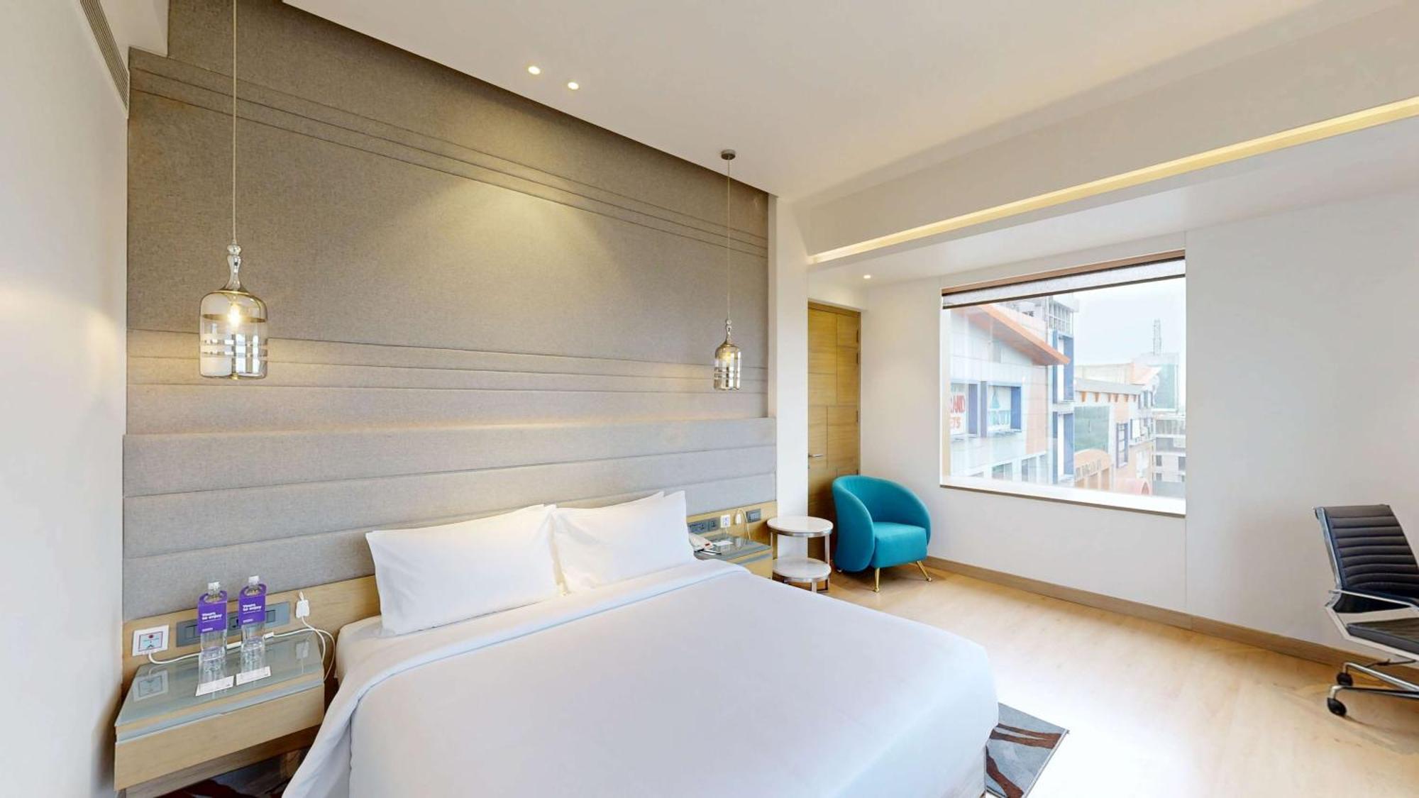 Radisson Blu Towers Kaushambi Delhi Ncr Hotel Gáziábád Kültér fotó A room at the hotel
